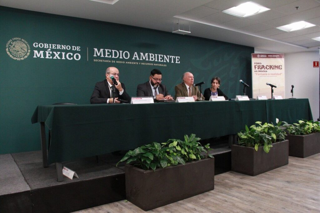 Foro "Fracking en México: ¿fantasía o realidad" en la Secretaría de Medio Ambiente y Recursos Naturales de México, realizado en noviembre de 2019. Foto: Alianza Mexicana contra el Fracking.